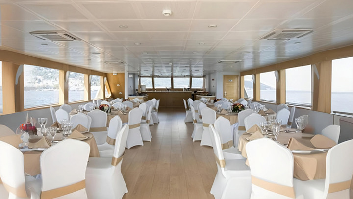 Bella Bay Dinner Cruise